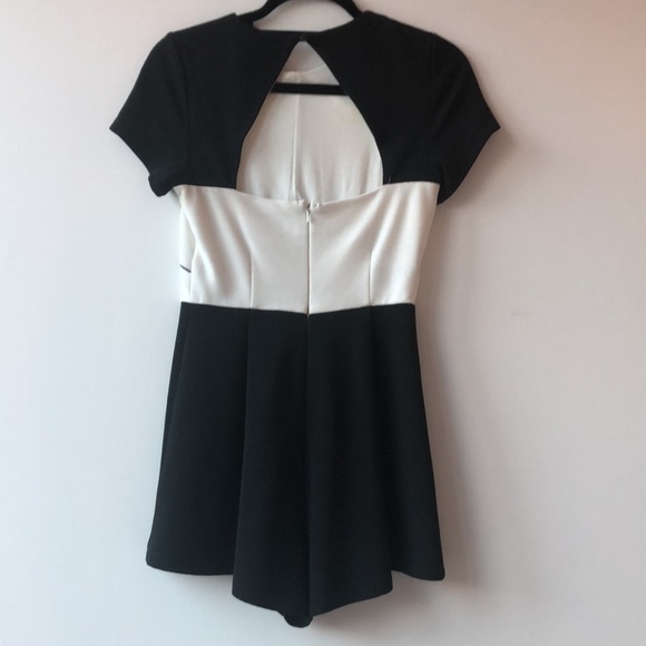 Three of Something Structured Playsuit in Black/White - Picture 3 of 4